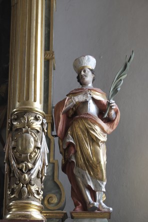노이스의 성 퀴리노_photo by Freihalter_in the Church of St Quirin in Kranzberg_Germany.jpg